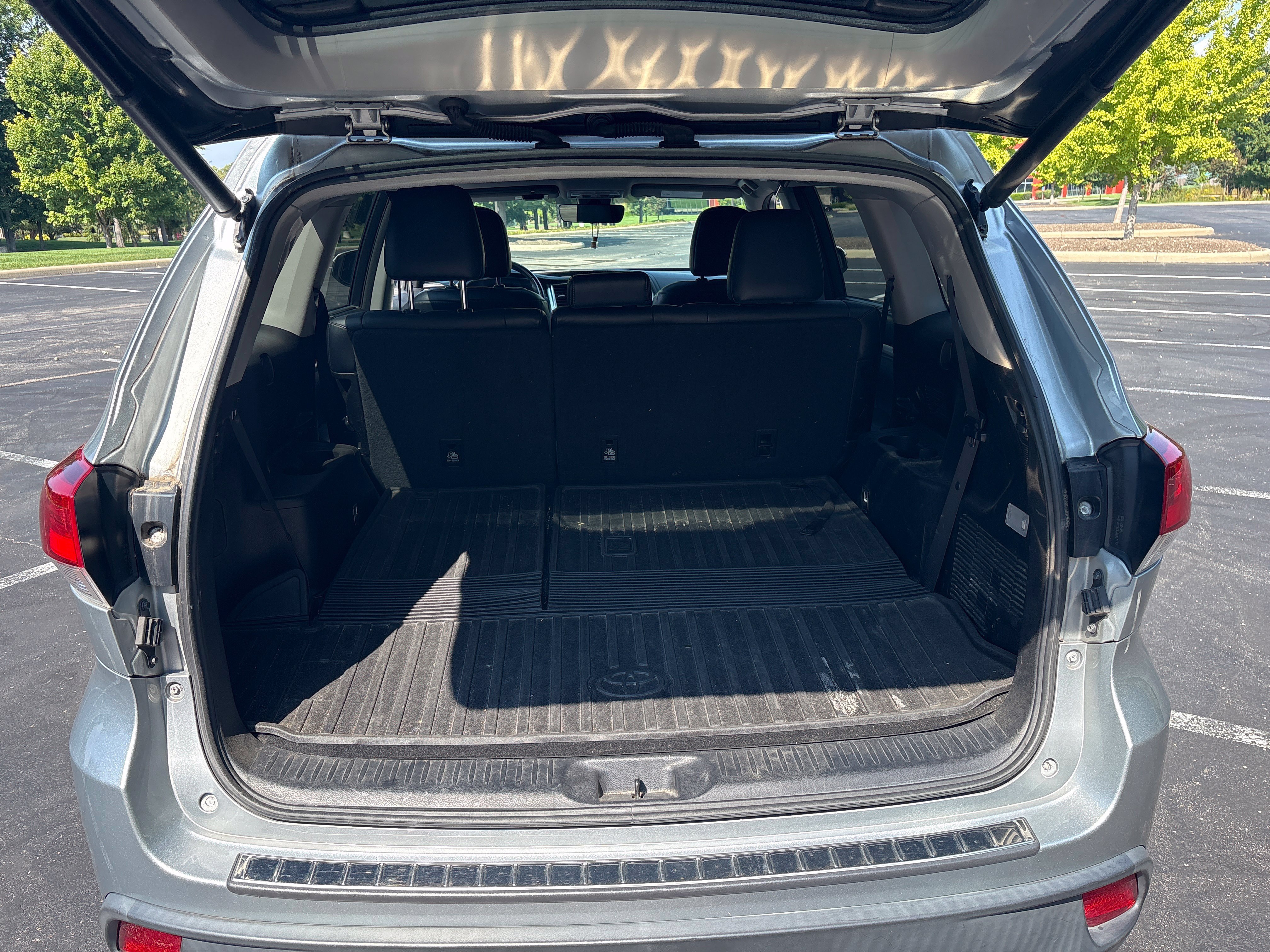 Used 2017 Toyota Highlander XLE AWD/4WD image 22