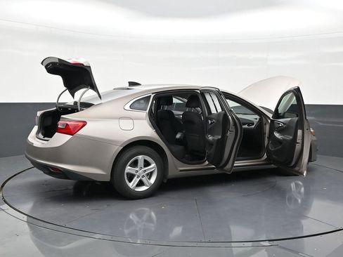 Used 2025 Chevrolet Malibu LS FWD image 29