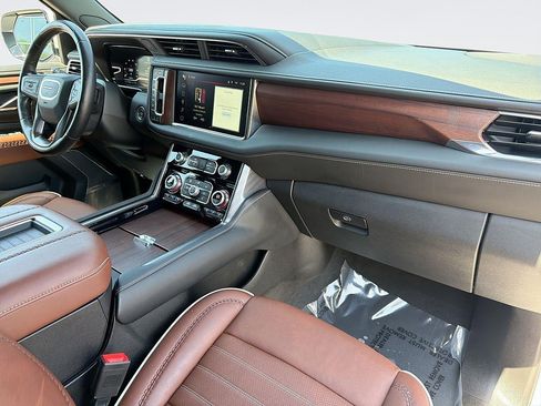 Used 2023 GMC Yukon XL Denali Ultimate AWD/4WD image 37