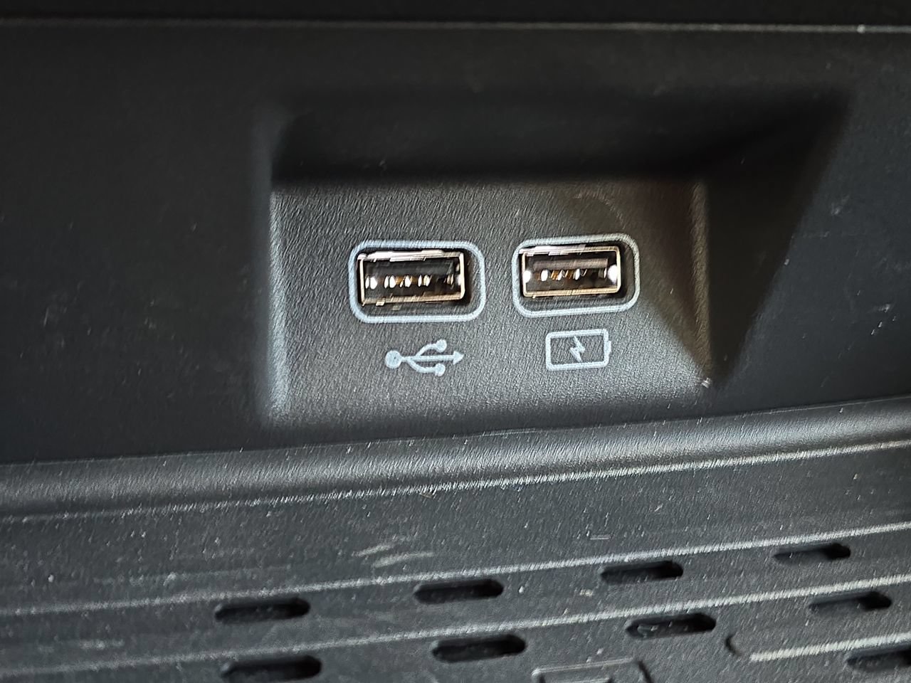 New 2025 VinFast VF 8 Plus AWD/4WD image 43