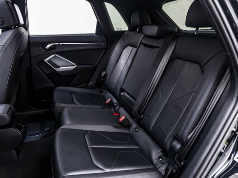 Used 2021 Audi Q3 2.0T Premium image 7