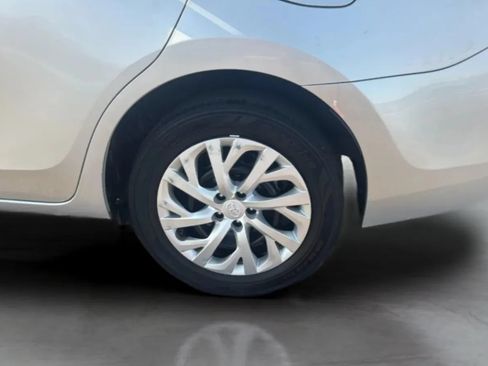 Used 2019 Toyota Corolla LE FWD image 38