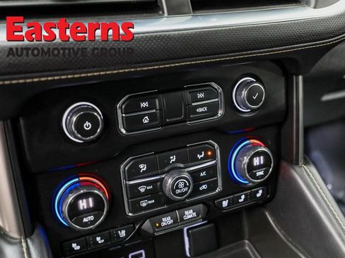 Used 2024 Chevrolet Suburban Premier RWD image 20