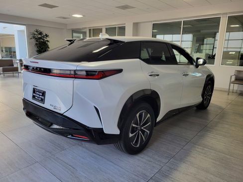 Used 2023 Lexus RZ 450e Premium image 6