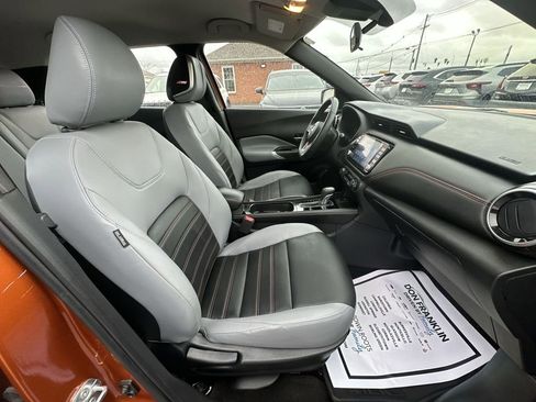Used 2023 Nissan Kicks SR w/ SR Premium Package FWD image 23
