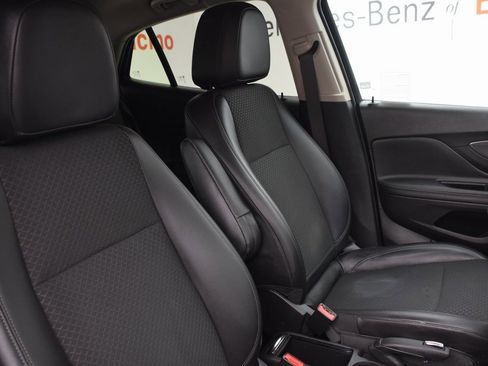 Used 2022 Buick Encore Preferred w/ Safety Package image 16