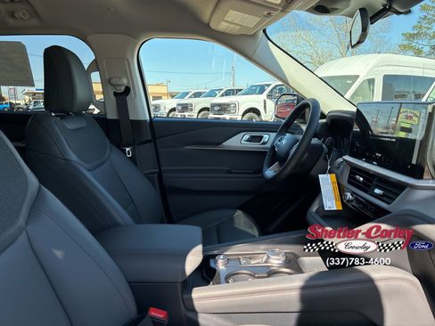 New 2026 Ford Explorer Active w/ Active Comfort Package image 11