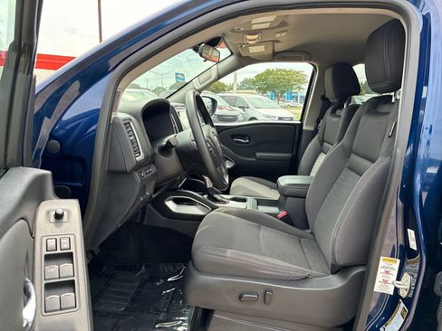 Used 2022 Nissan Frontier SV w/ Technology Package AWD/4WD image 15