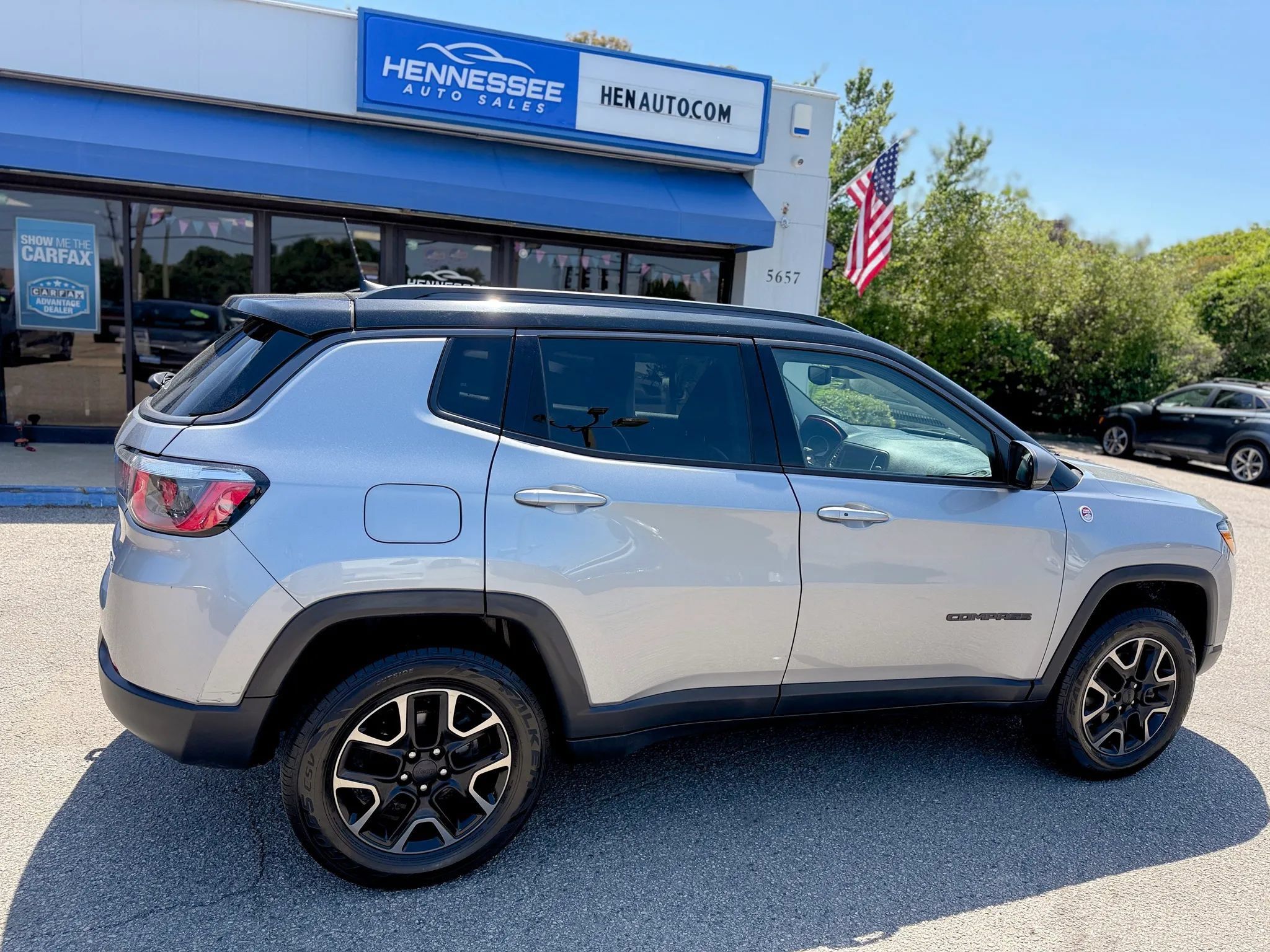 Used 2019 Jeep Compass Trailhawk w/ Cold Weather Group AWD/4WD image 18