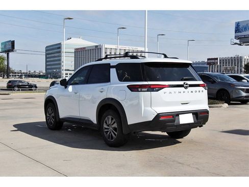 Used 2025 Nissan Pathfinder SV w/ Cargo Package image 4