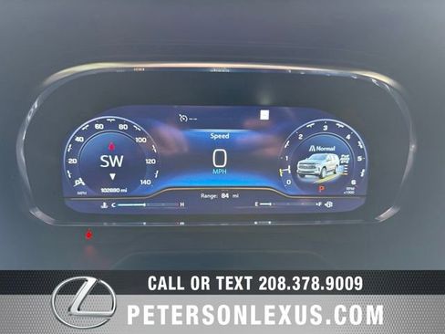 Used 2022 Chevrolet Suburban Z71 w/ Z71 Off-Road Package AWD/4WD image 32