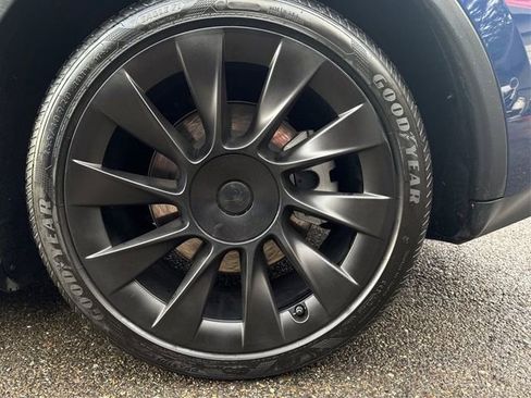 Used 2022 Tesla Model Y Long Range AWD/4WD image 23