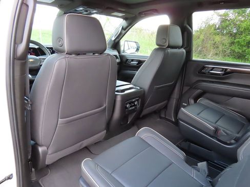 Used 2025 Chevrolet Tahoe Premier w/ Sun And Tow Package AWD/4WD image 27