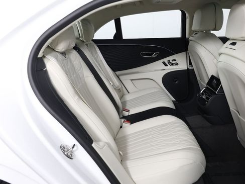 New 2026 Bentley Flying Spur Plug-In Hybrid image 33