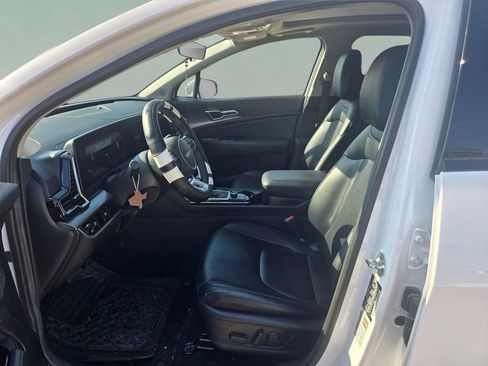 Used 2023 Kia Sportage SX image 9