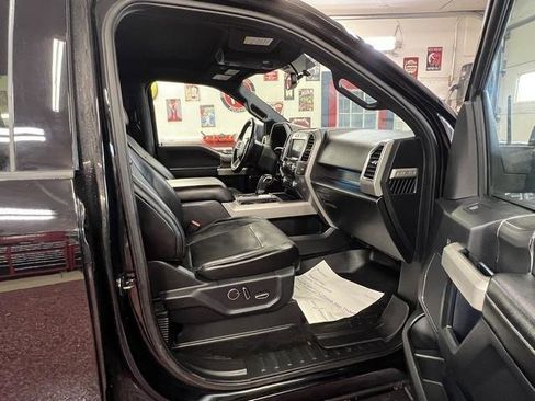 Used 2017 Ford F150 Lariat image 9