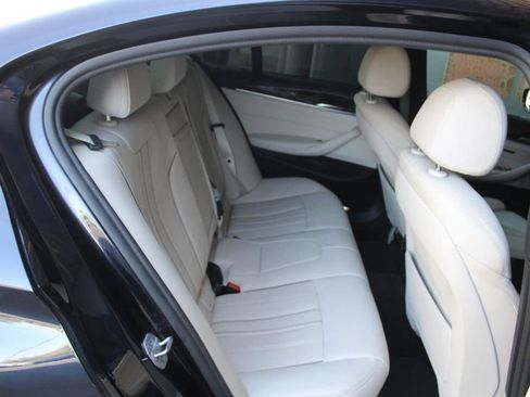 Used 2022 BMW 530i w/ M Sport Package RWD image 13