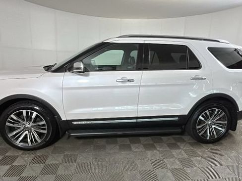 Used 2017 Ford Explorer Platinum AWD/4WD image 5