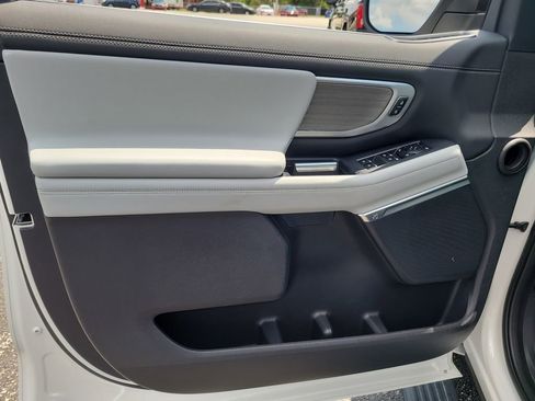 Used 2025 Ford Expedition Platinum w/ Driver's Package AWD/4WD image 17