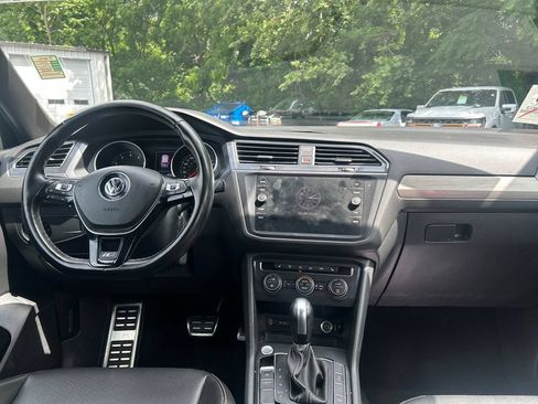 Used 2021 Volkswagen Tiguan SE AWD/4WD image 19