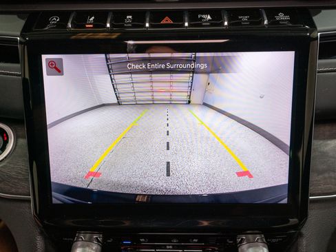 Used 2022 Jeep Grand Cherokee Overland RWD image 24