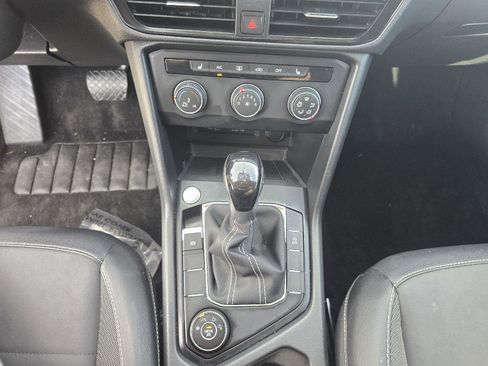 Used 2022 Volkswagen Taos SE image 15