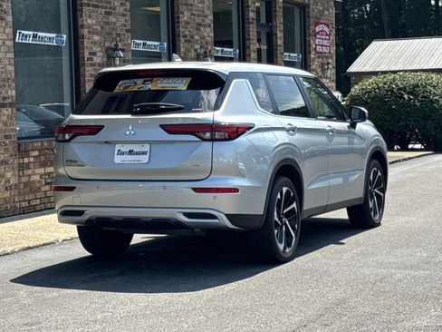 Used 2023 Mitsubishi Outlander SE AWD/4WD image 5
