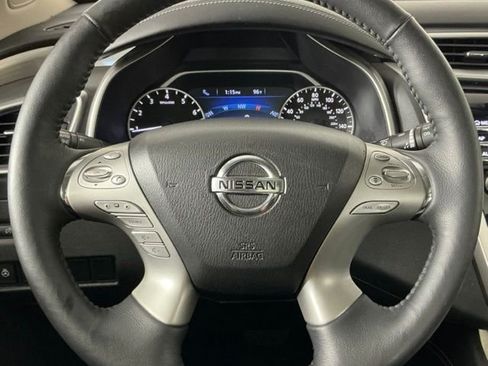 Used 2018 Nissan Murano Platinum FWD image 16