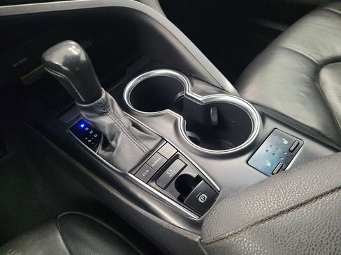 Used 2020 Toyota Camry XLE FWD image 26