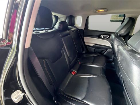Used 2022 Jeep Compass Limited AWD/4WD image 19