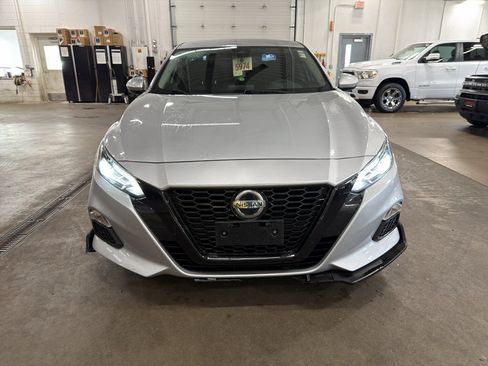 Used 2022 Nissan Altima 2.5 SV AWD/4WD image 2