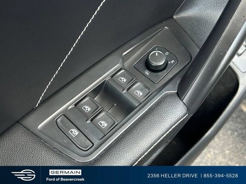 Used 2022 Volkswagen Tiguan SE FWD image 17