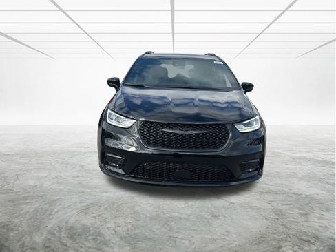 New 2026 Chrysler Pacifica Limited w/ S Appearance Package image 8