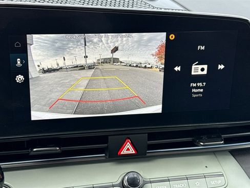 Used 2025 Hyundai Elantra Limited image 23