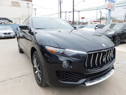 Used 2017 Maserati Levante w/ Luxury Package image 1