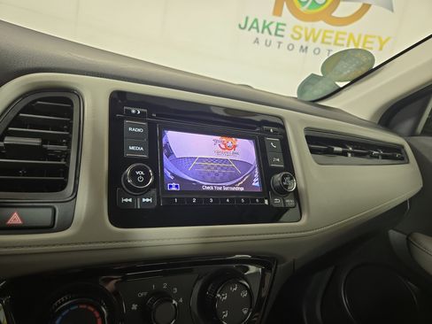 Used 2020 Honda HR-V LX image 17