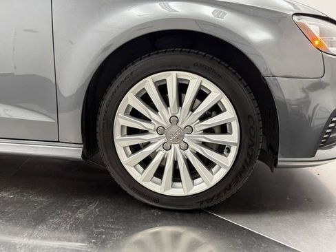 Used 2017 Audi A3 e-tron Premium image 9