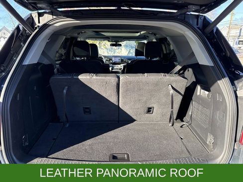 Certified 2022 Ford Explorer XLT w/ Equipment Group 202A image 7