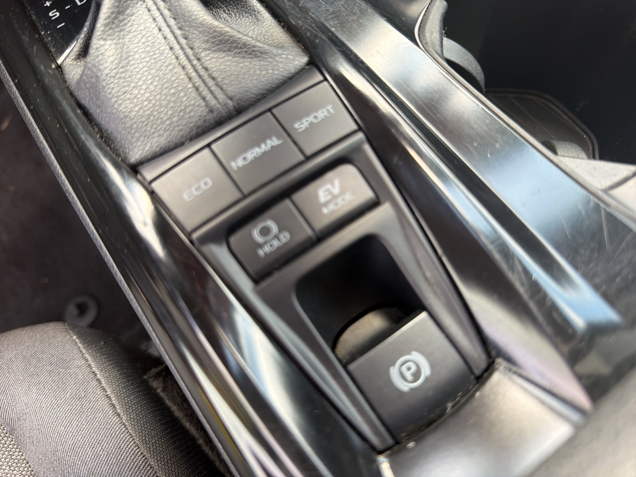 Used 2025 Toyota Camry LE FWD image 22