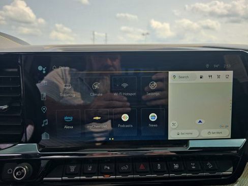 Used 2024 Chevrolet Silverado 2500 ZR2 w/ Technology Package image 47