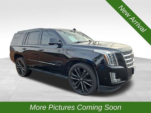 Used 2020 Cadillac Escalade Premium Luxury image 1