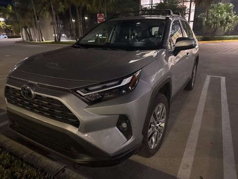 Used 2025 Toyota RAV4 XLE Premium image 4