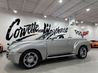 Used 2004 Chevrolet SSR w/ Preferred Equipment Group image 1