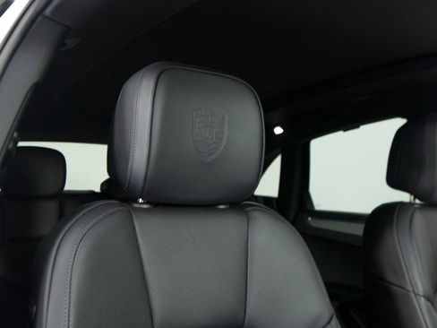Certified 2026 Porsche Macan AWD/4WD image 34