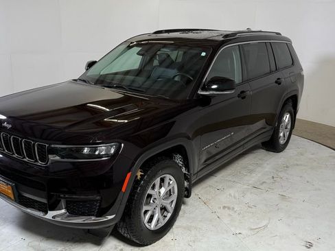 Certified 2022 Jeep Grand Cherokee L Limited w/ Luxury Tech Group II image 3