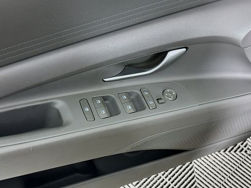 Used 2024 Hyundai Elantra SEL FWD image 15
