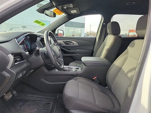 Used 2023 Chevrolet Traverse LT image 16
