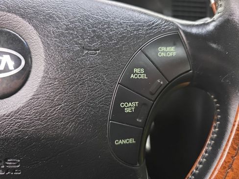 Used 2005 Kia Amanti image 21