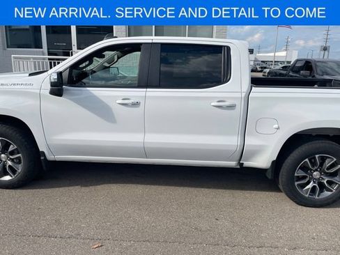 Used 2024 Chevrolet Silverado 1500 LT AWD/4WD image 2