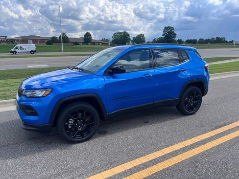 New 2026 Jeep Compass Latitude AWD/4WD image 11